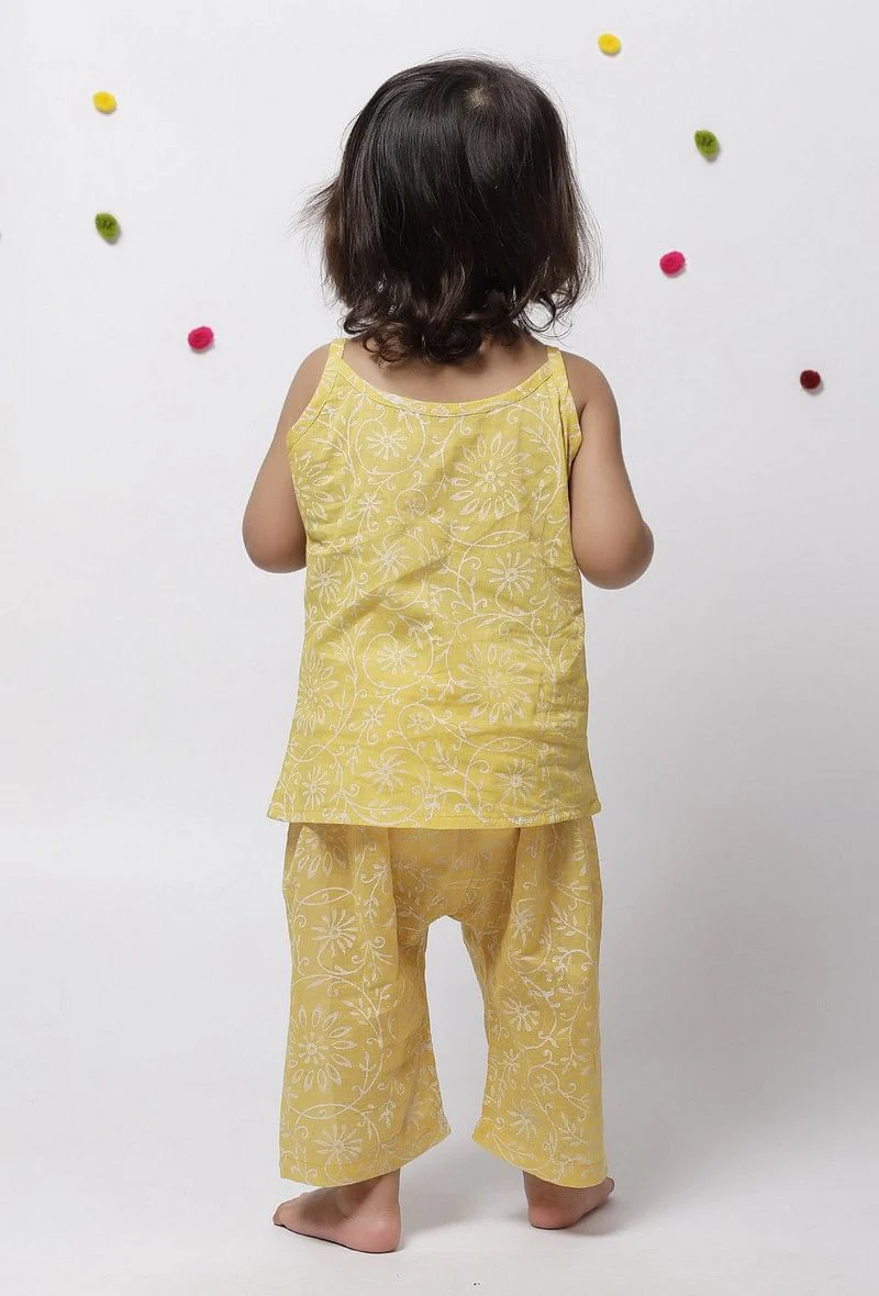 Set of 2 : Sehar Yellow Kota Slip Top With Floral Handblock Printed Cotton Elastic Pants - Image 5